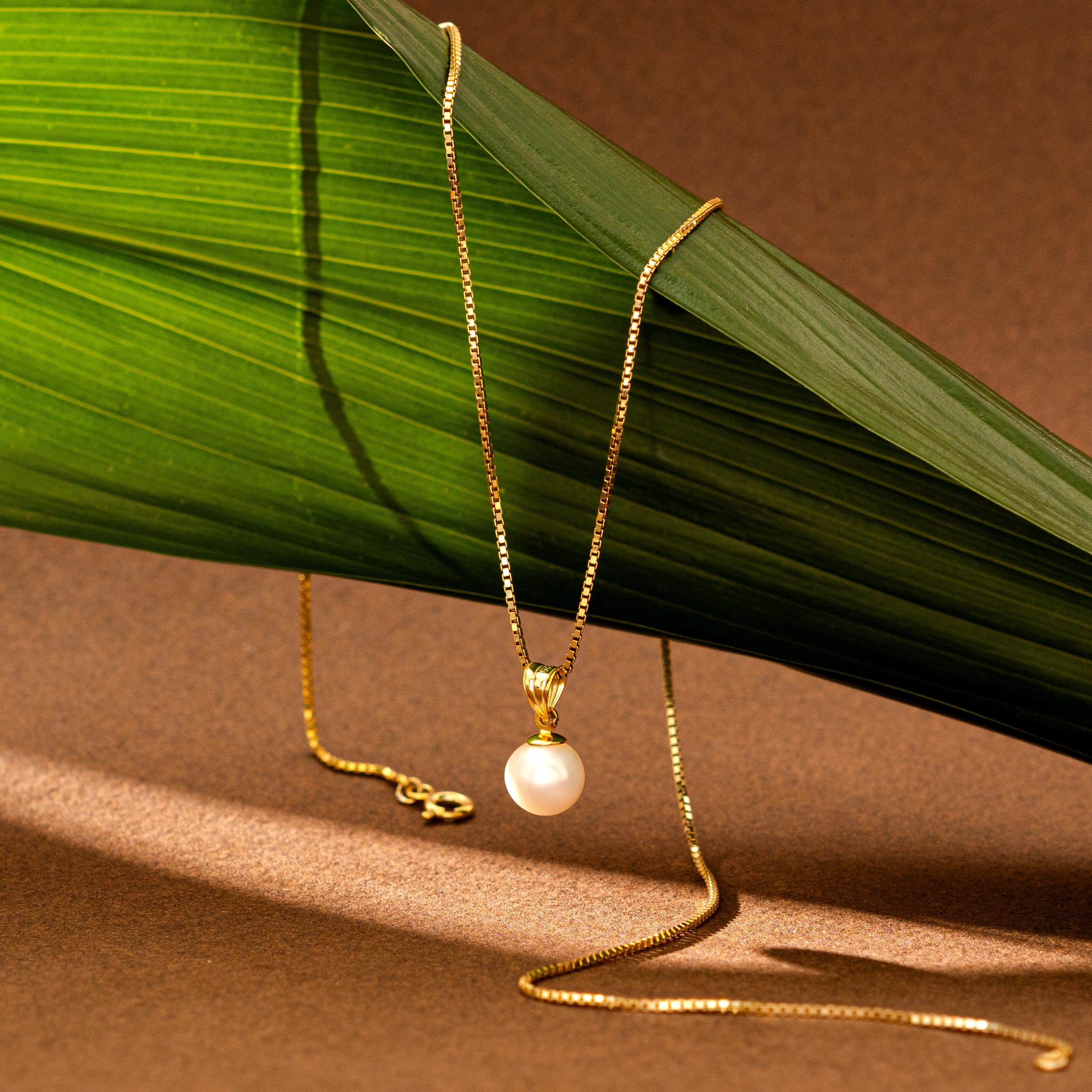 Single Pearl Necklace