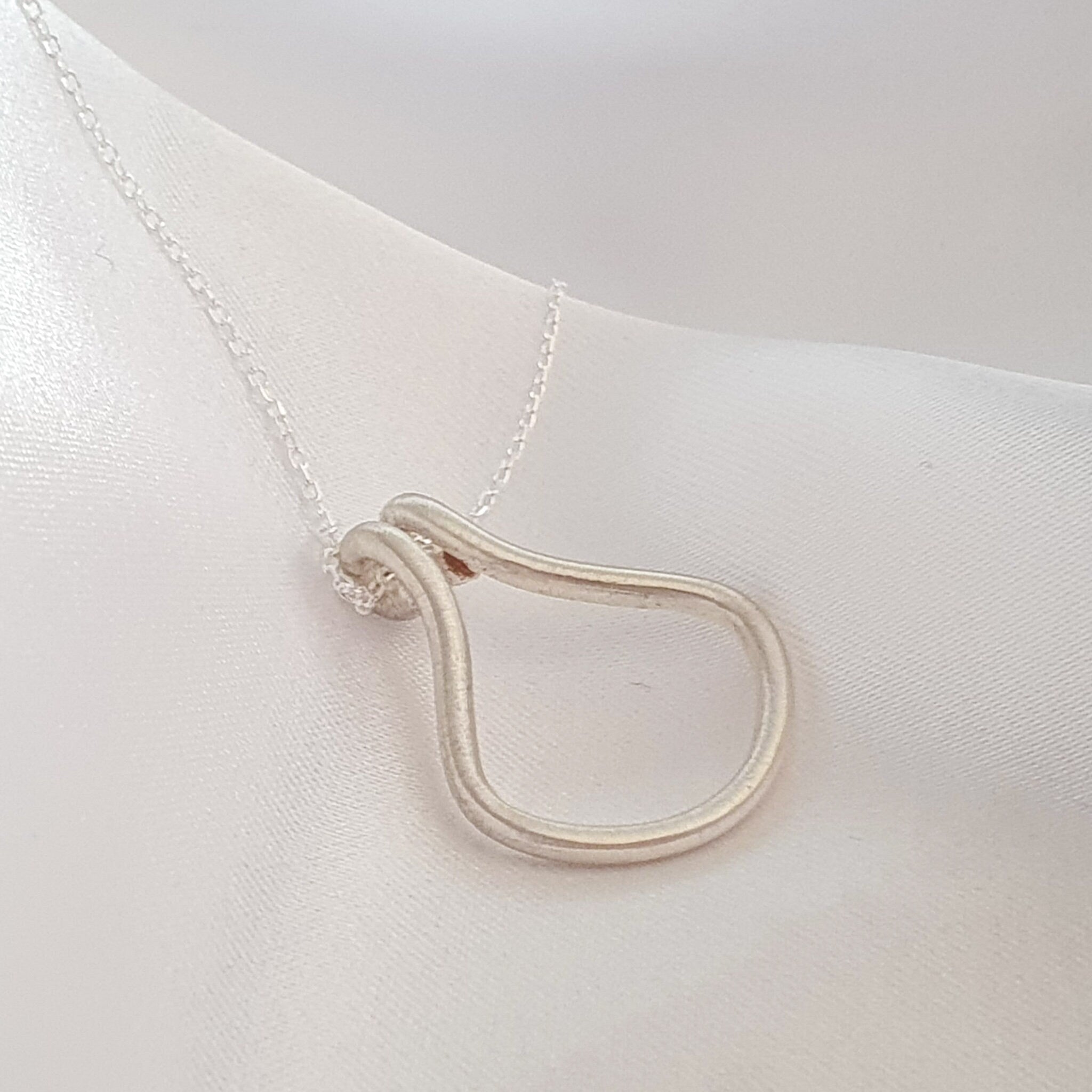 Matte Horsehoe Ring Holder Necklace