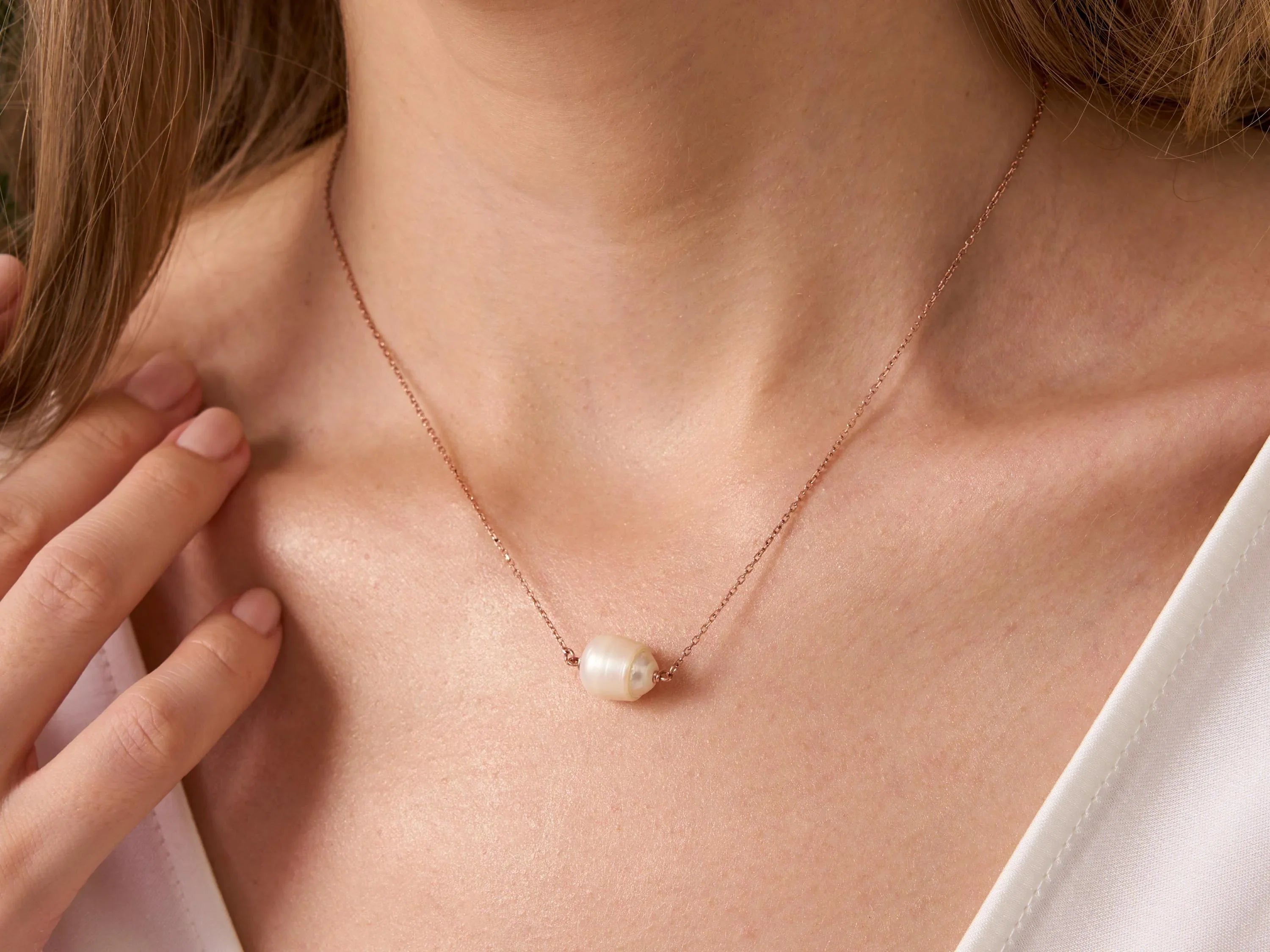 Floating Pearl Necklace